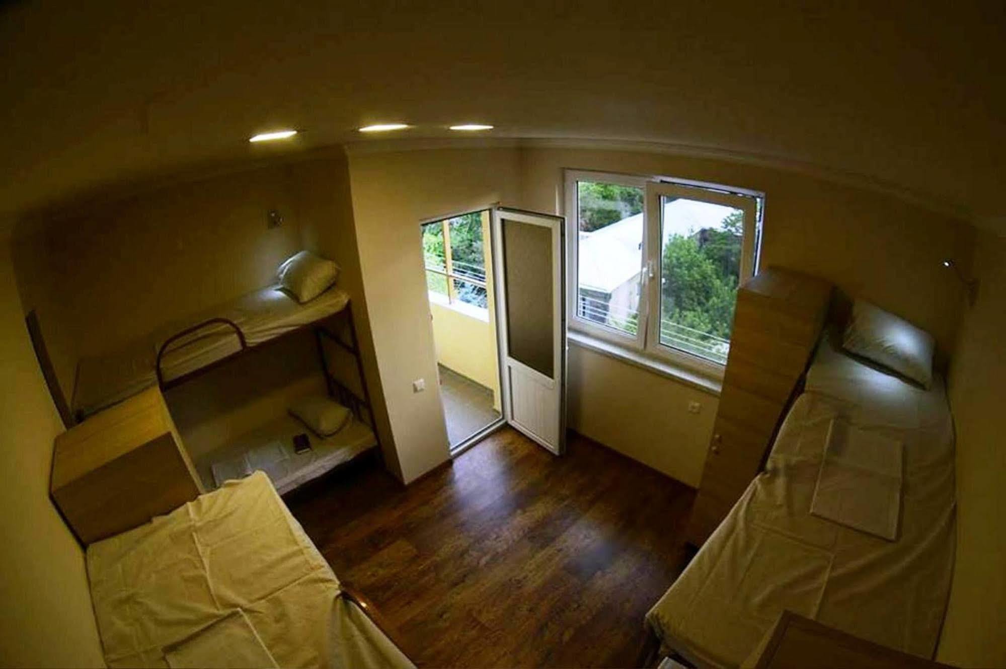 Your Hostel Erivan Exterior foto