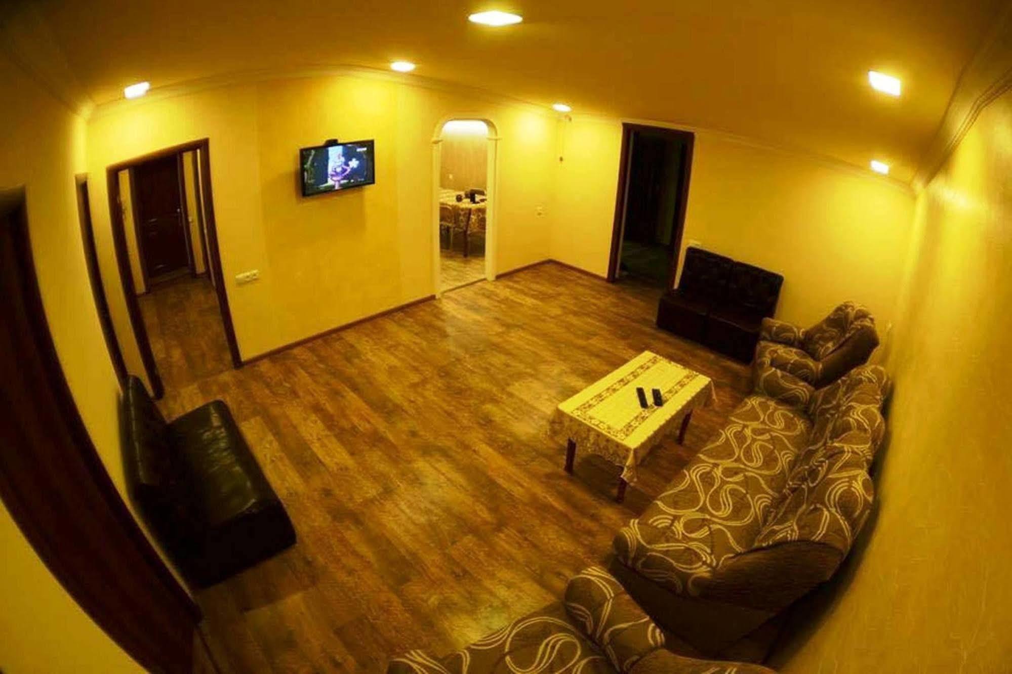 Your Hostel Erivan Exterior foto